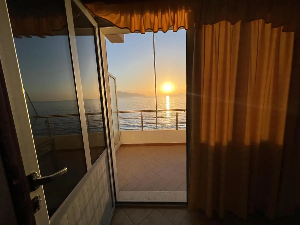 Hotel Jonufra Vlore 4*,